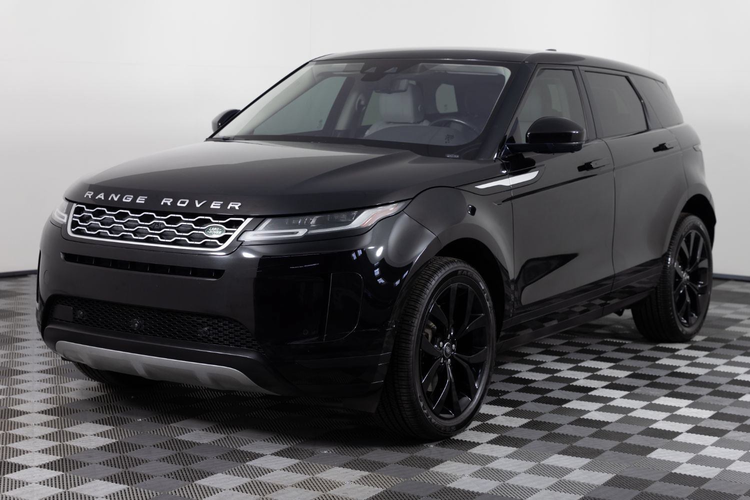 Used 2020 Land Rover Range Rover Evoque SE AWD/4WD image 2