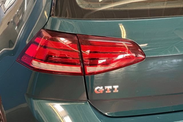 Used 2018 Volkswagen GTI SE w/ SE Leather Package image 34