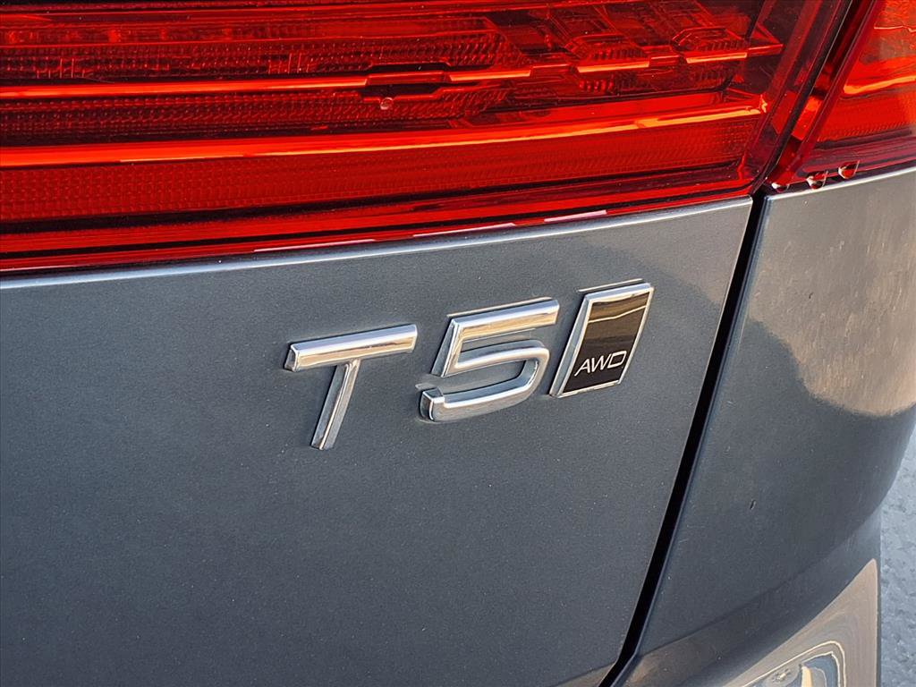 Used 2021 Volvo XC60 T5 Inscription w/ Advanced Package image 34