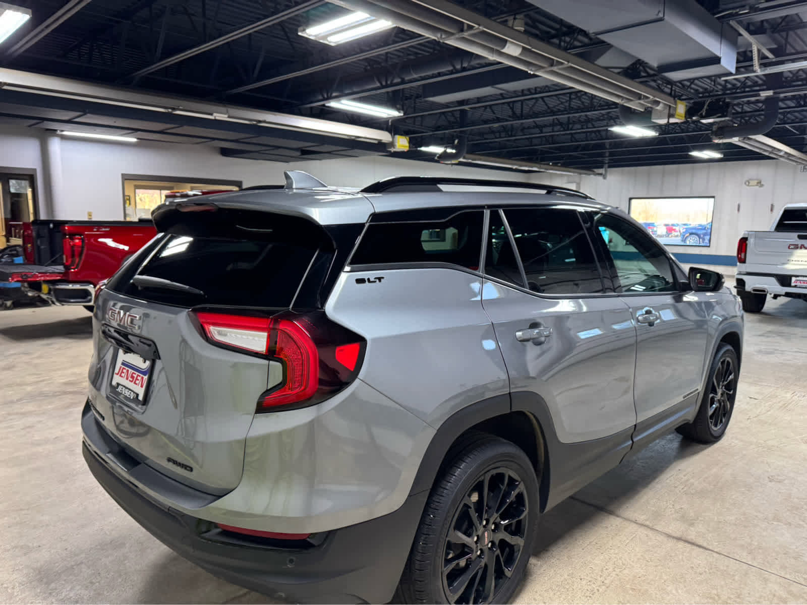 Certified 2024 GMC Terrain SLT w/ Elevation Edition image 4