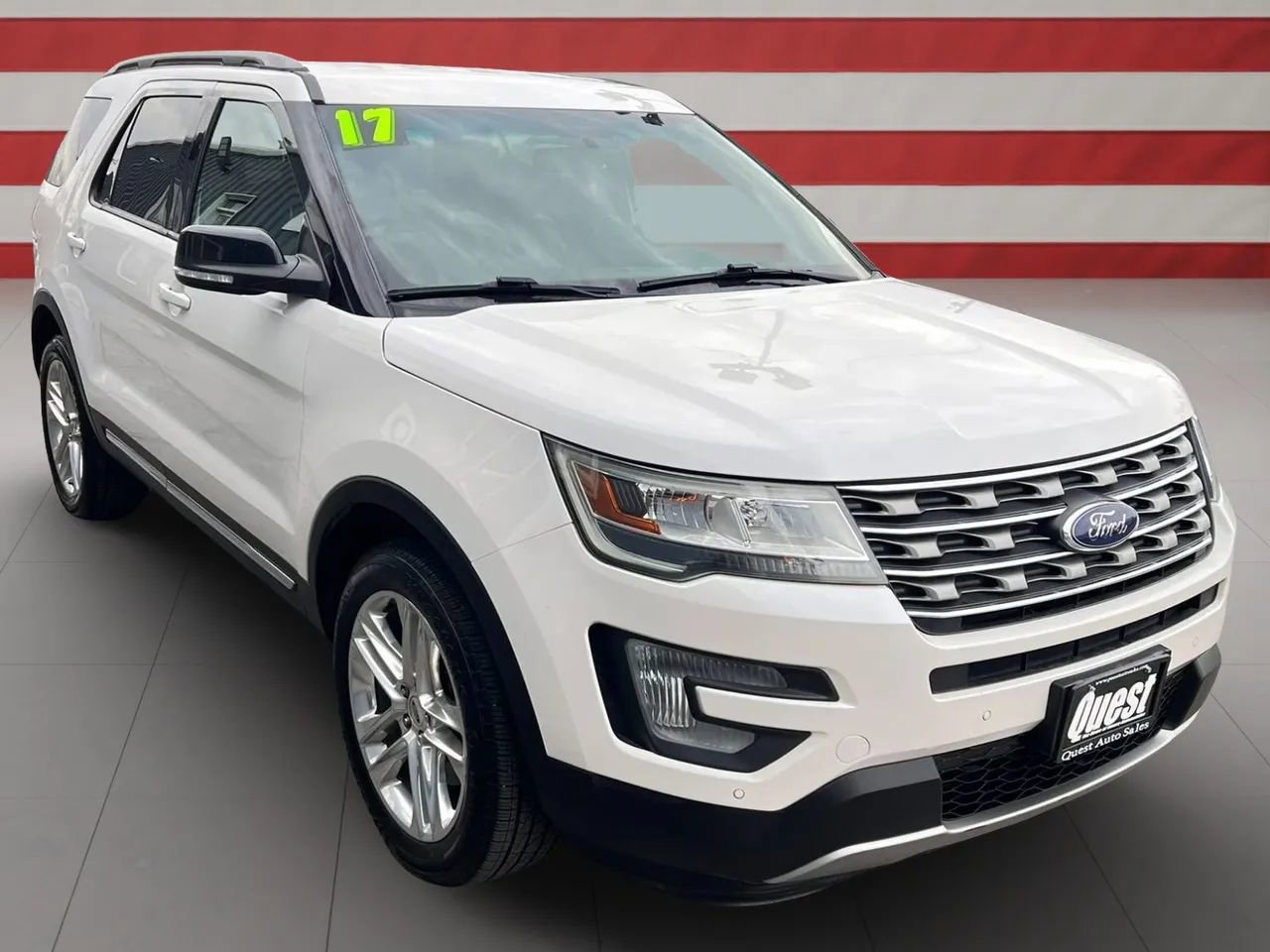 Used 2017 Ford Explorer XLT w/ Equipment Group 202A image 1