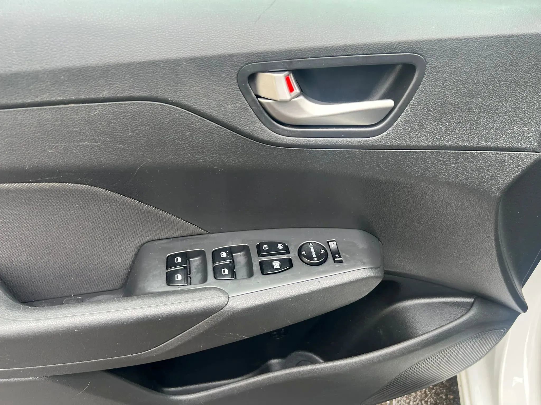 Used 2022 Hyundai Accent SE FWD image 12