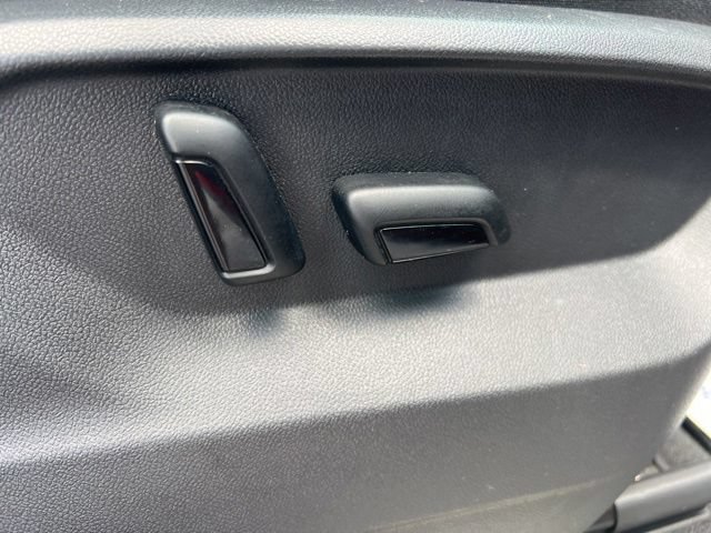 Used 2023 Volkswagen Atlas SEL AWD/4WD image 40