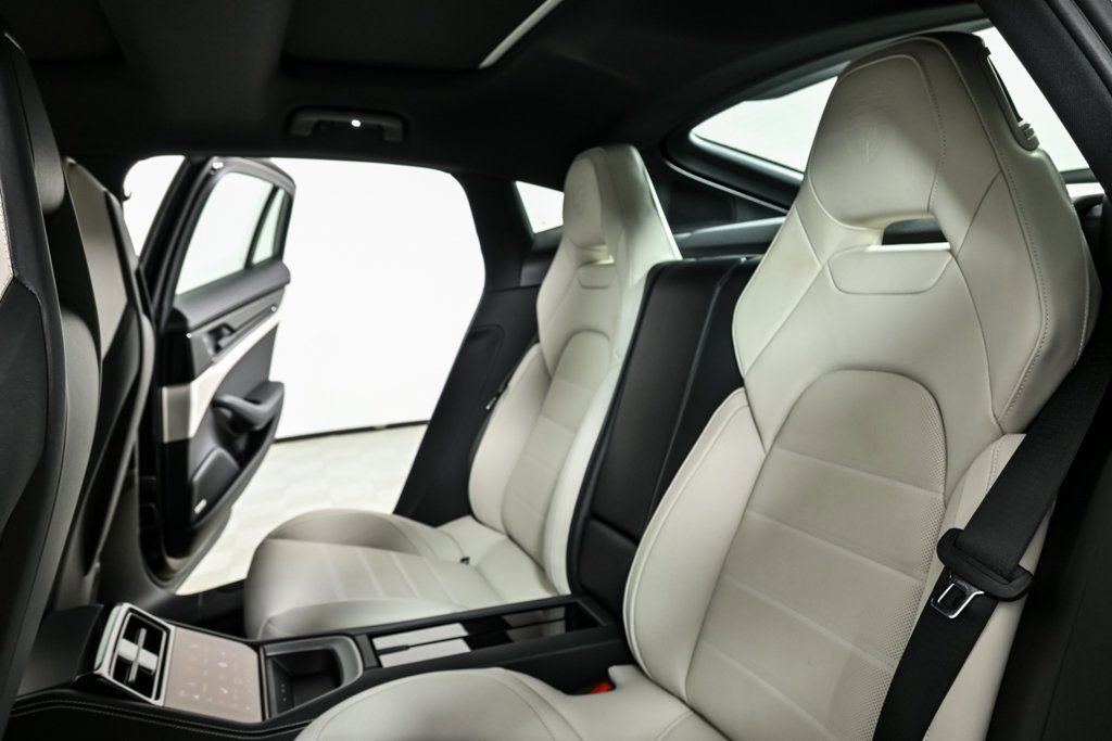 New 2026 Porsche Panamera 4 E-Hybrid image 23
