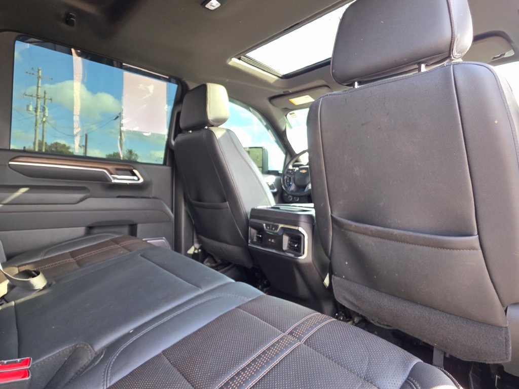 Used 2025 Chevrolet Silverado 3500 High Country w/ High Country Premium Package AWD/4WD image 25