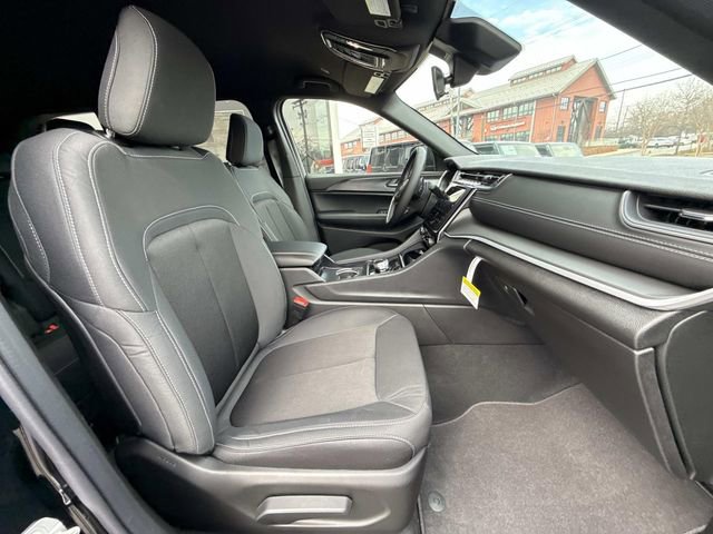 New 2026 Jeep Grand Cherokee Laredo image 40