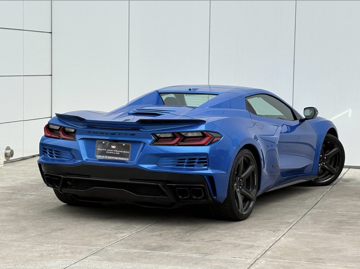 Used 2026 Chevrolet Corvette E-Ray w/ Stealth Interior Trim Package AWD/4WD image 7