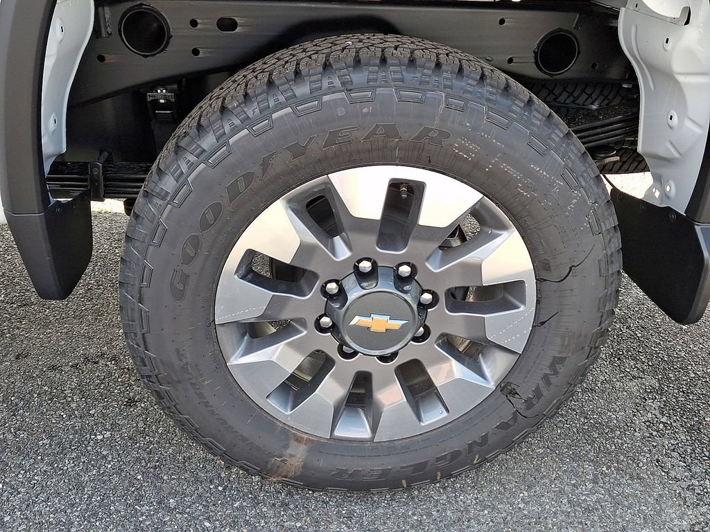 New 2026 Chevrolet Silverado 2500 Custom w/ Custom Value Package AWD/4WD image 5