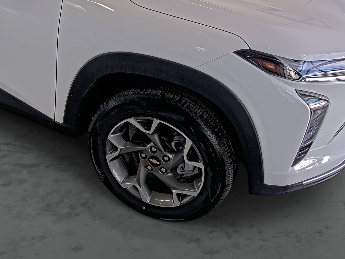 Used 2025 Chevrolet Trax LT w/ Driver Confidence Package FWD image 16