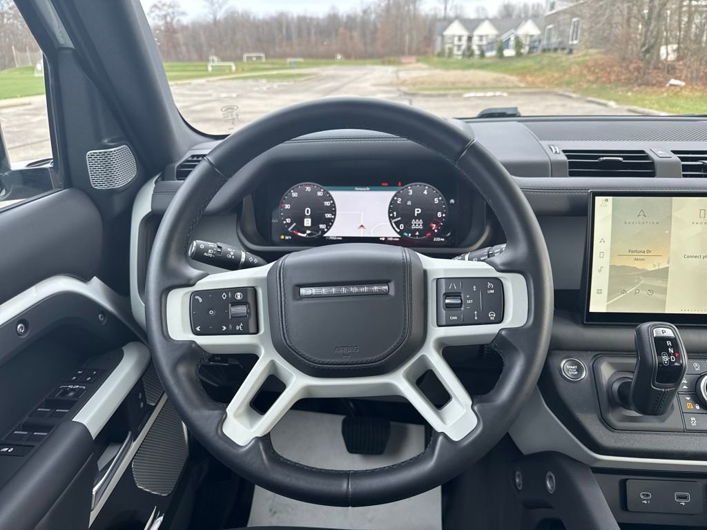 New 2024 Land Rover Defender 130 X-Dynamic SE image 19