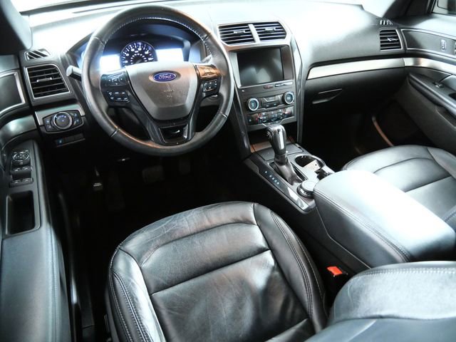 Certified 2018 Ford Explorer XLT w/ Equipment Group 202A AWD/4WD image 4