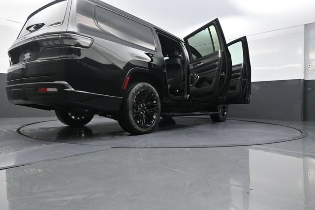 New 2026 Jeep Grand Wagoneer L Limited AWD/4WD image 32