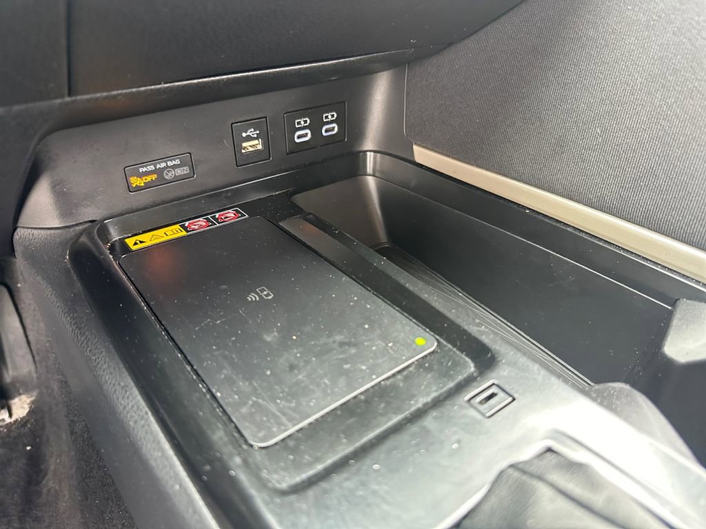 Used 2025 Toyota Camry LE image 19