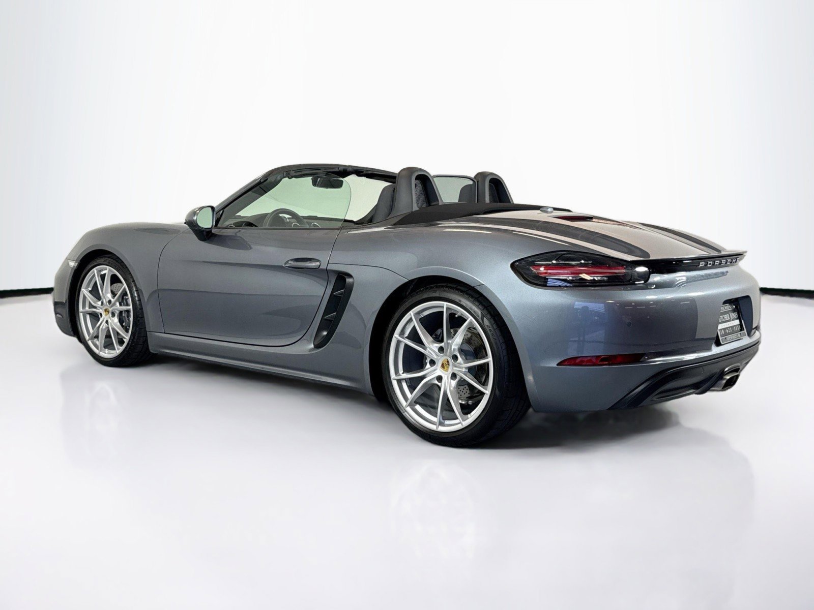 Used 2025 Porsche 718 Boxster w/ Premium Package RWD image 3