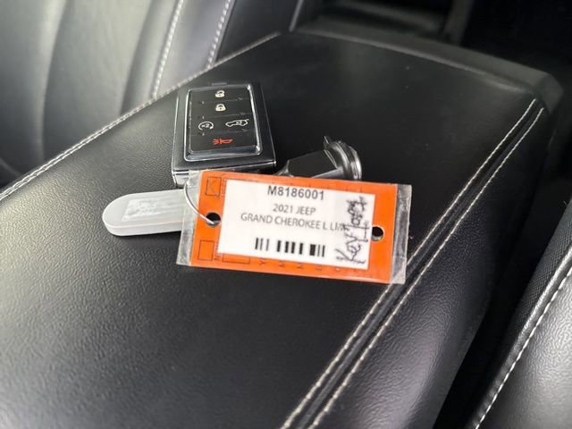 Used 2021 Jeep Grand Cherokee L Limited image 29