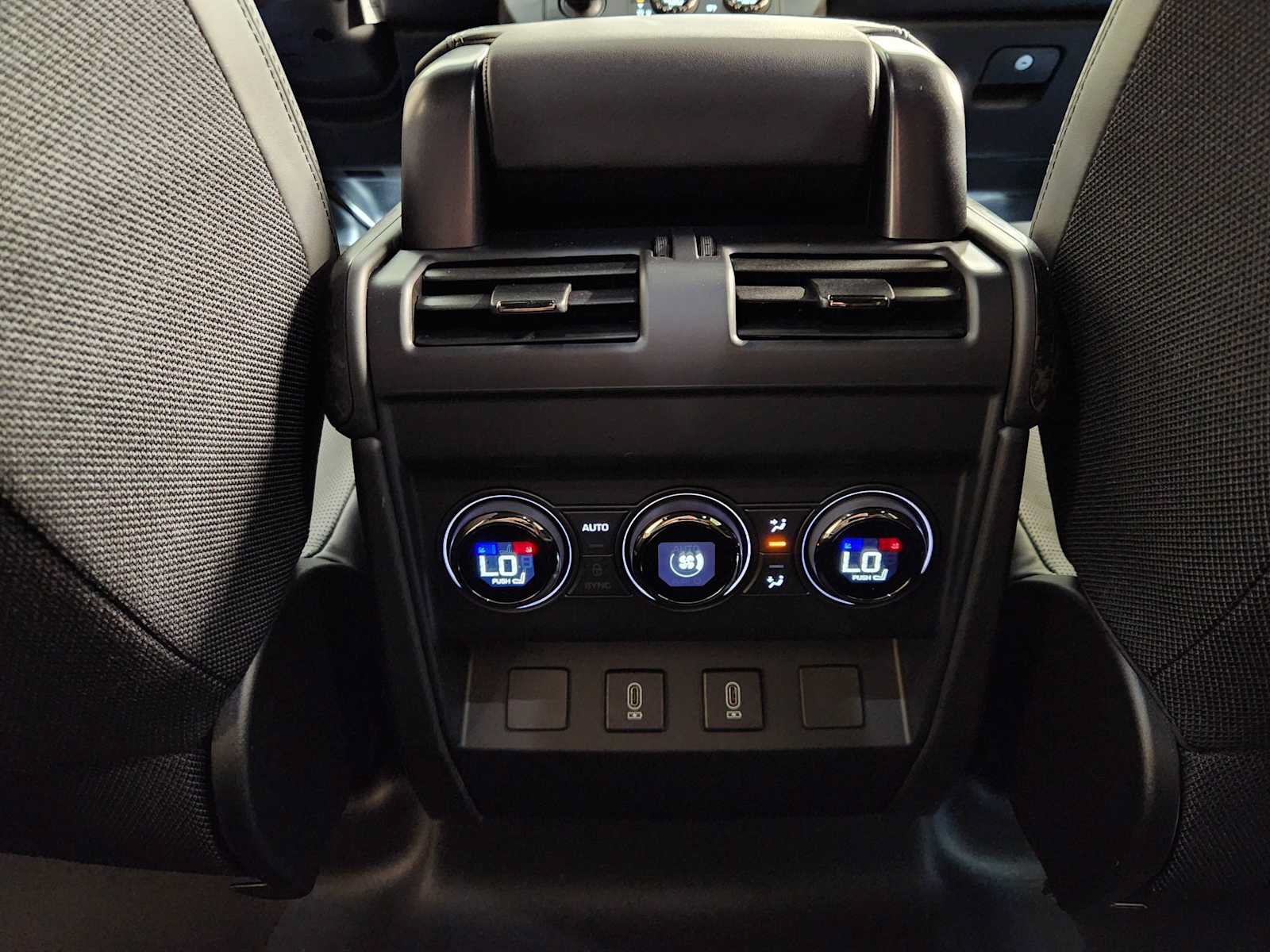 New 2026 Land Rover Defender 110 OCTA AWD/4WD image 51