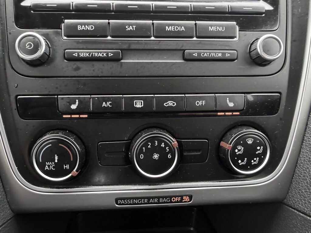 Used 2014 Volkswagen Passat 1.8T S image 14