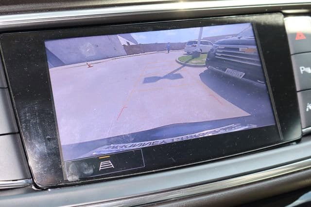 Used 2022 Buick Enclave Essence w/ Experience Buick Package FWD image 9