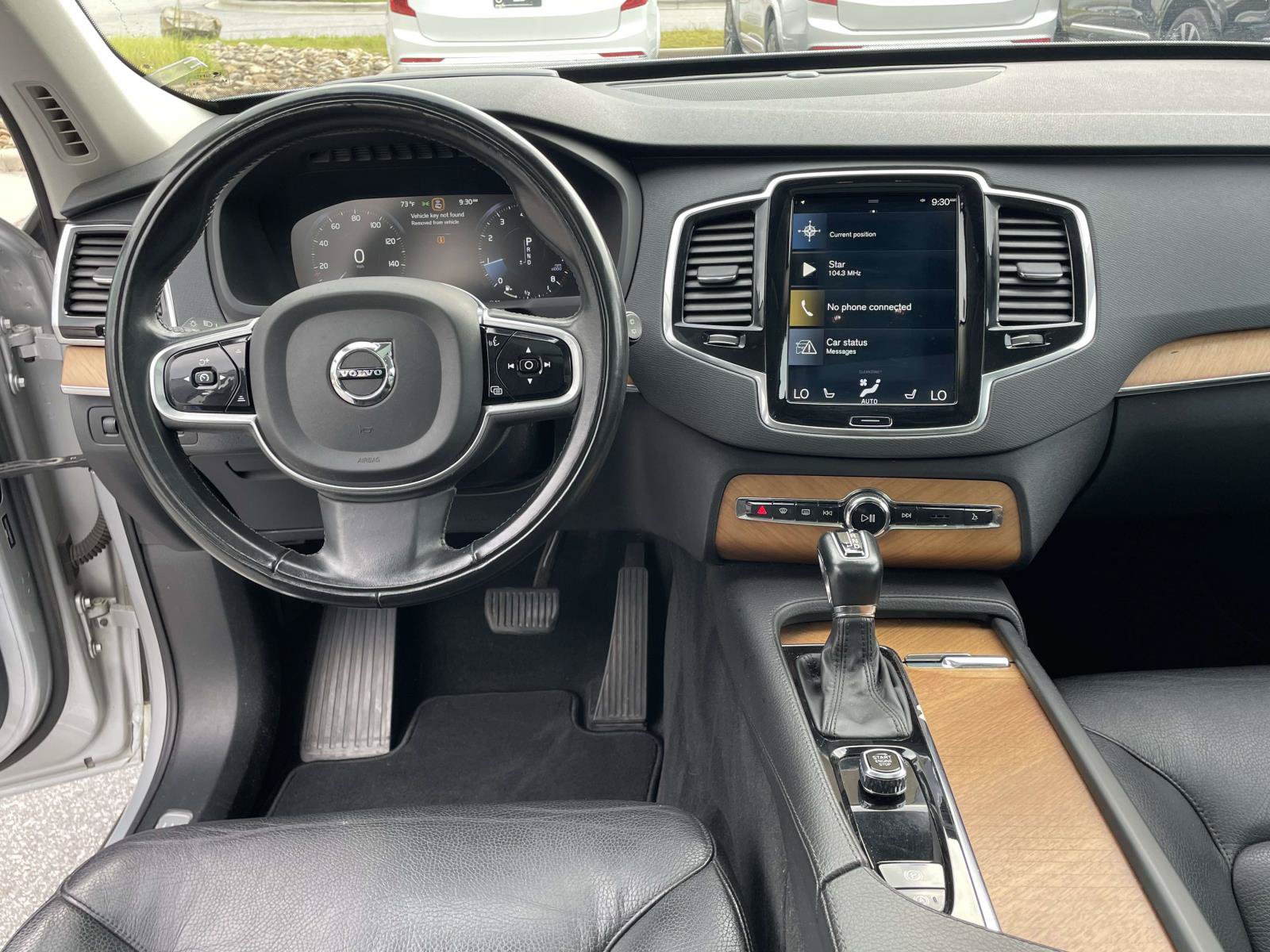 Used 2022 Volvo XC90 T6 Momentum w/ Advanced Package AWD/4WD image 4