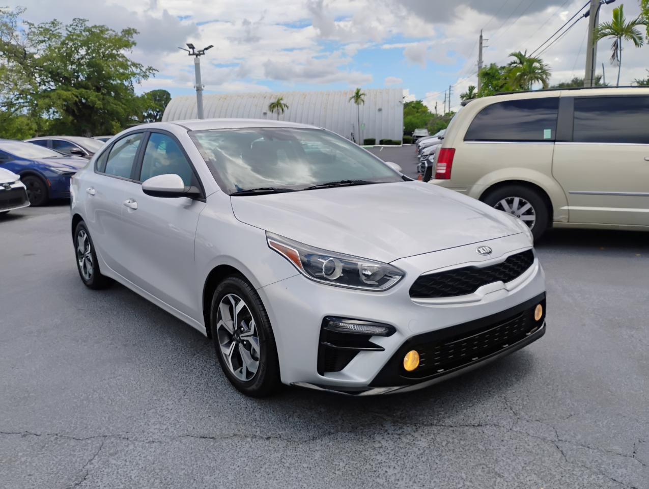 Used 2021 Kia Forte LXS FWD image 17