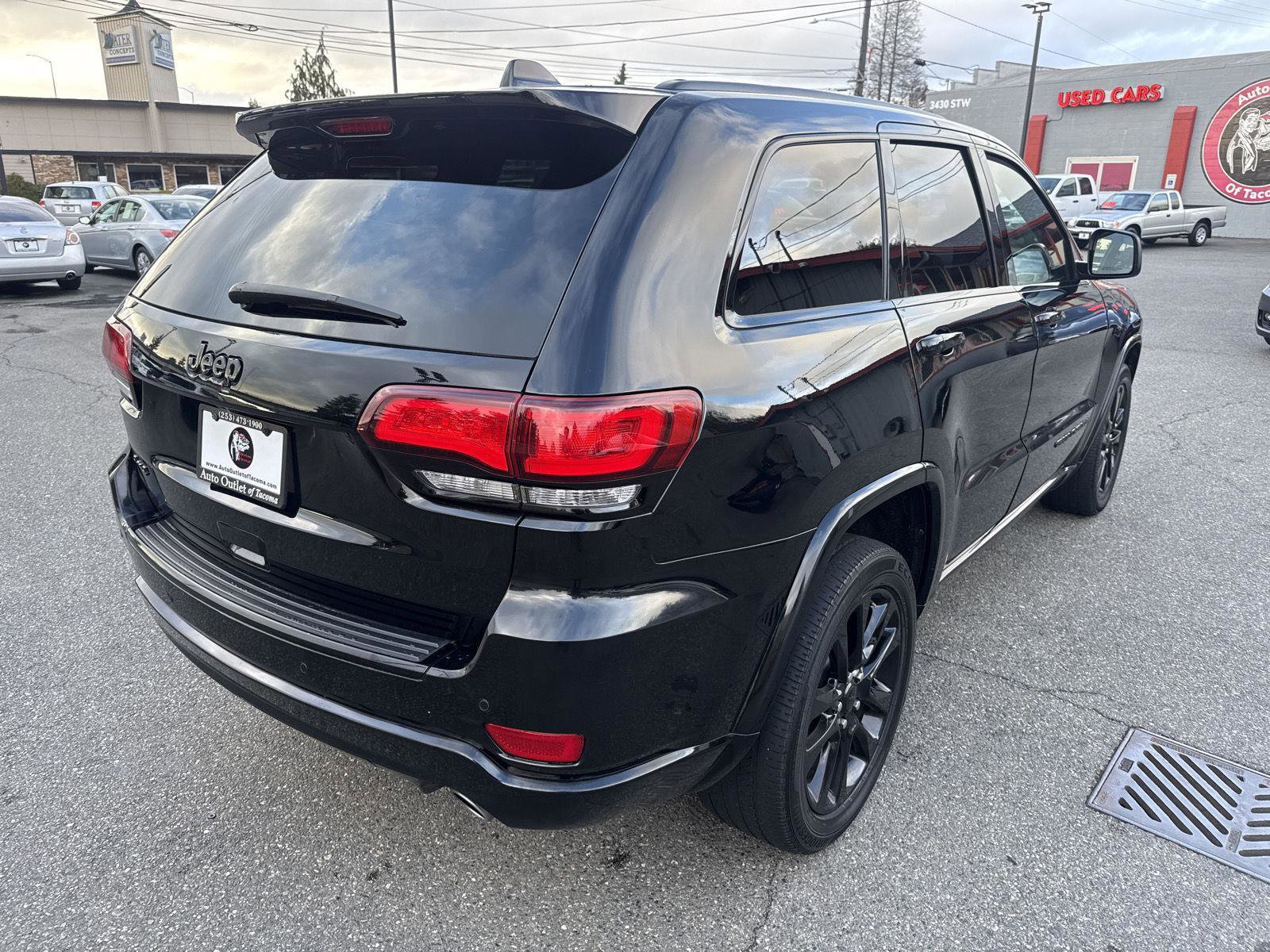 Used 2018 Jeep Grand Cherokee Altitude image 7