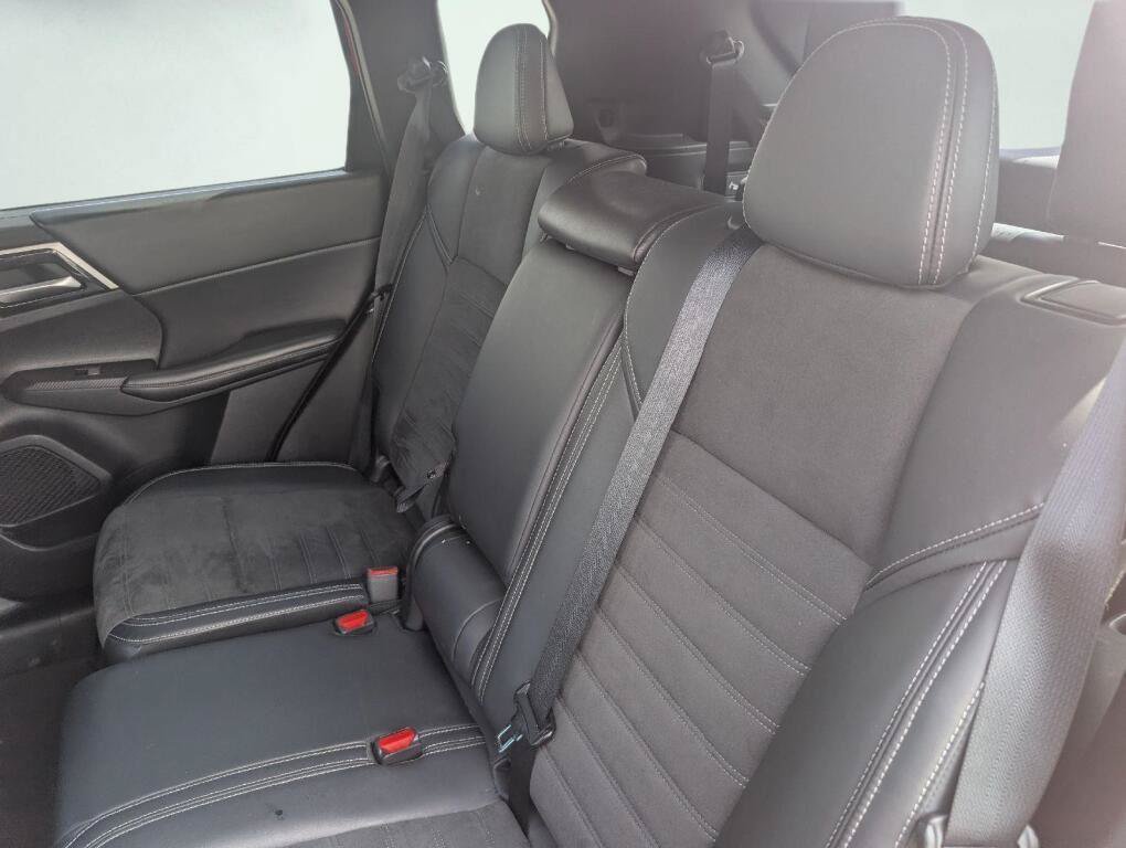 Used 2024 Mitsubishi Outlander SE AWD/4WD image 8