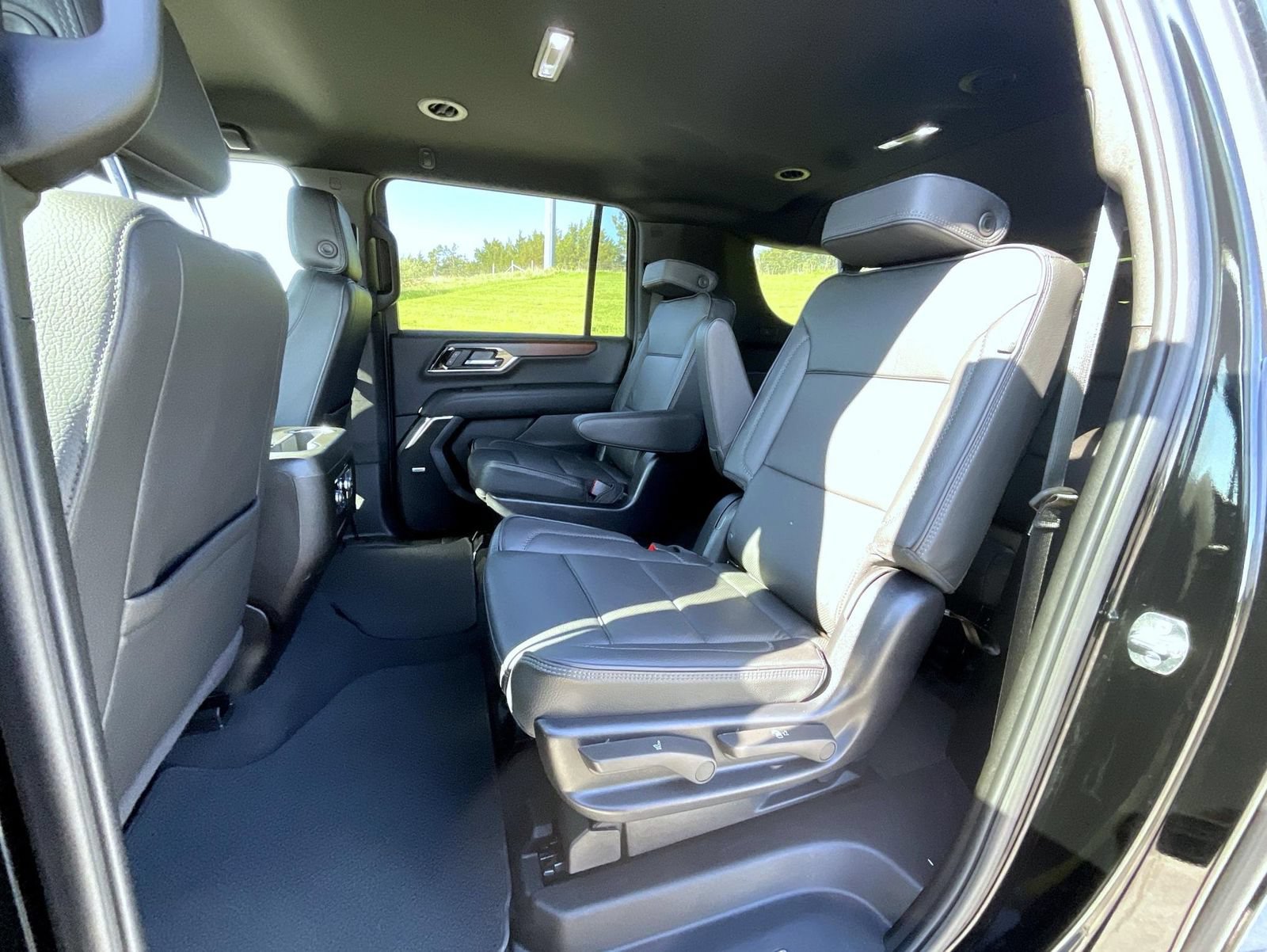 Used 2025 GMC Yukon XL Denali AWD/4WD image 21