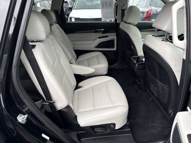 Used 2022 Kia Telluride SX w/ SX Prestige Package AWD/4WD image 11