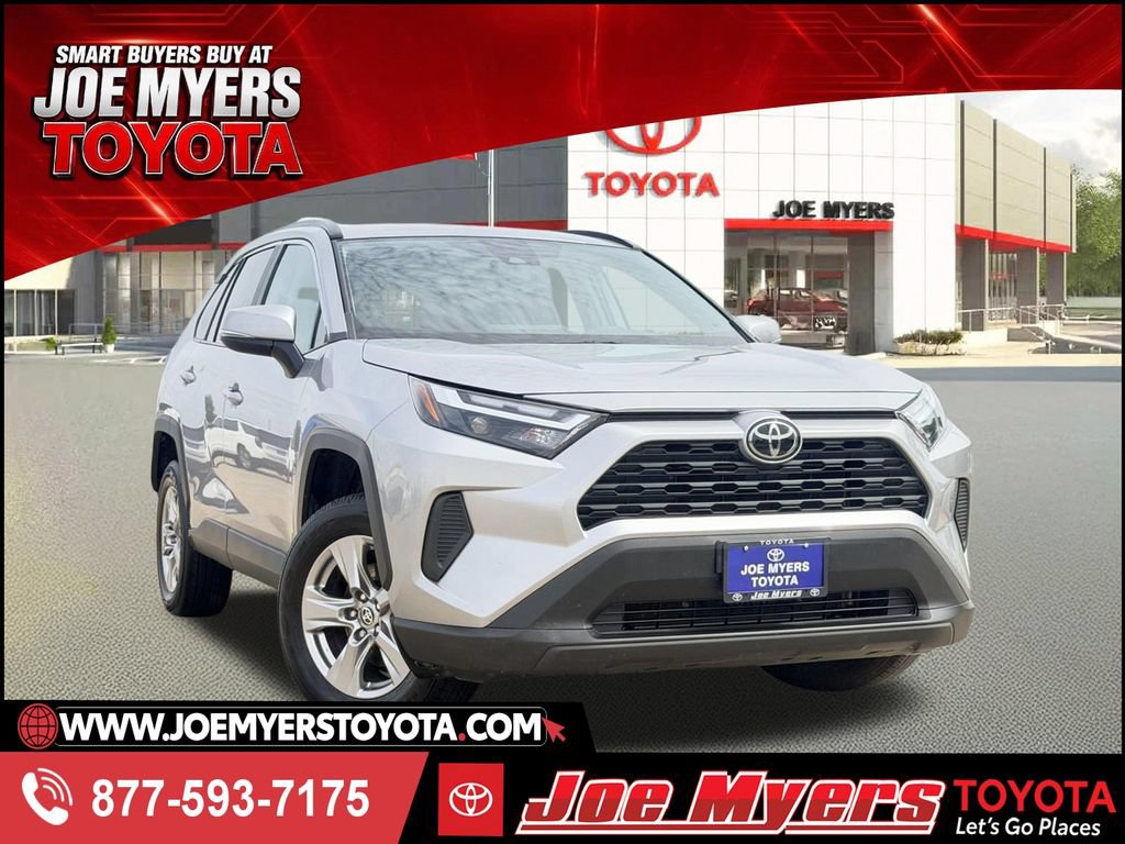 Used 2025 Toyota RAV4 XLE FWD image 1