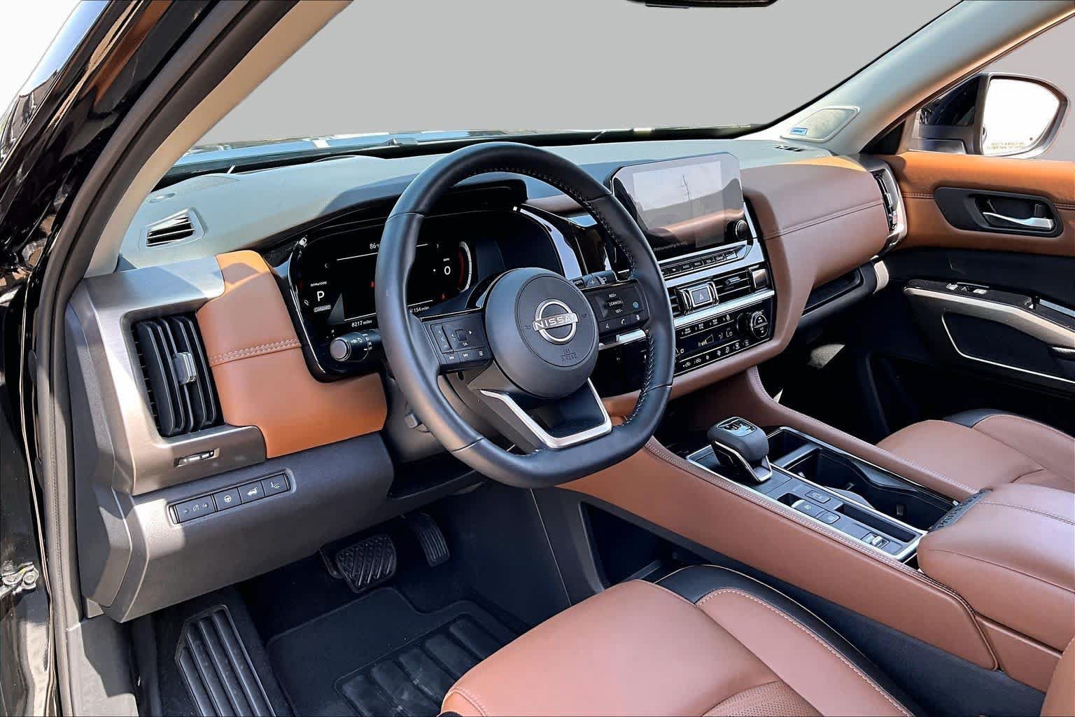 Certified 2025 Nissan Pathfinder Platinum w/ Cargo Package FWD image 16