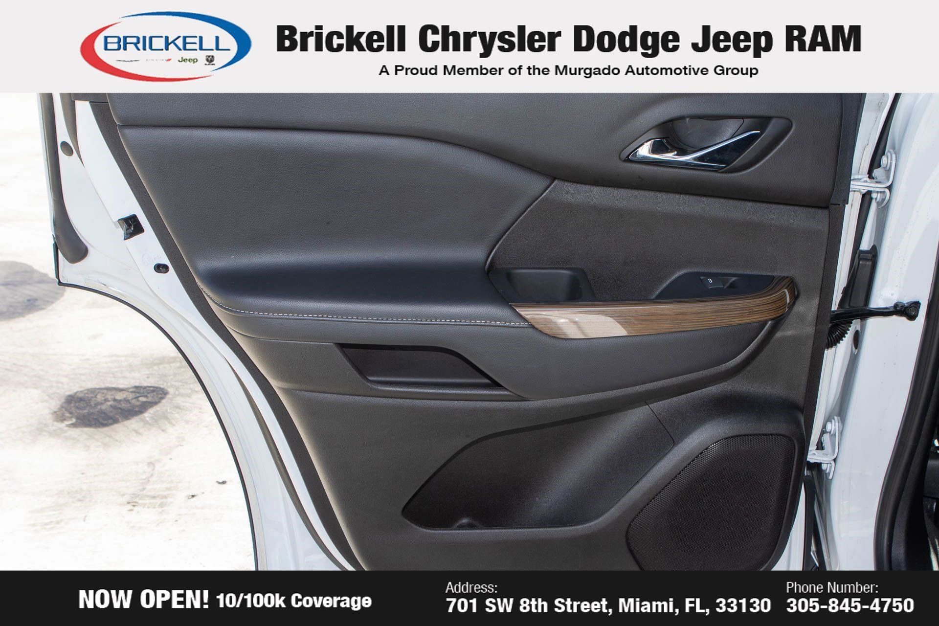 Used 2023 GMC Acadia SLE image 12