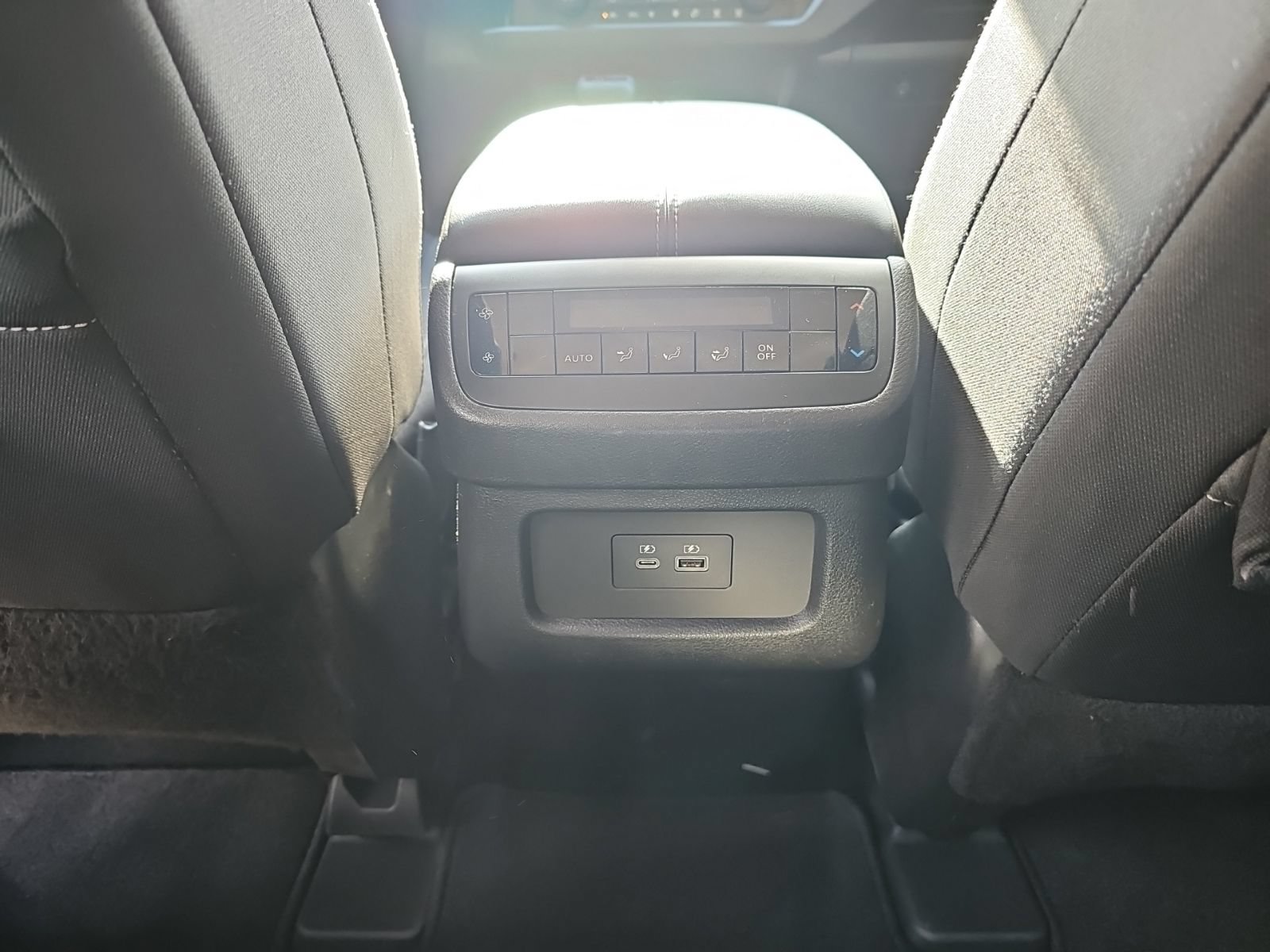 Used 2022 Nissan Pathfinder SV AWD/4WD image 31