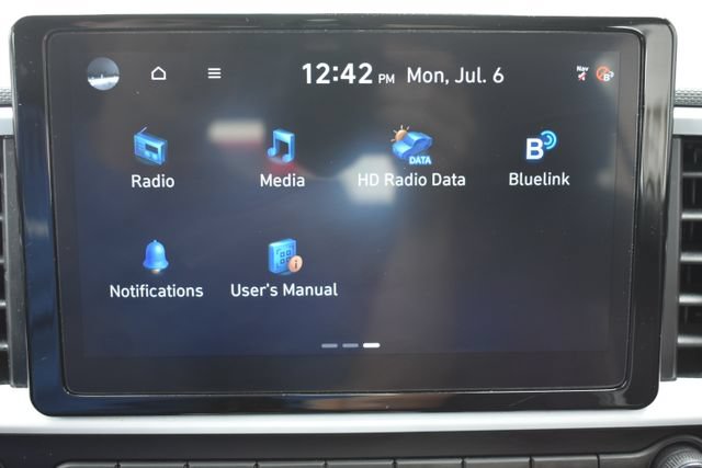 Used 2025 Hyundai Venue Limited FWD image 20