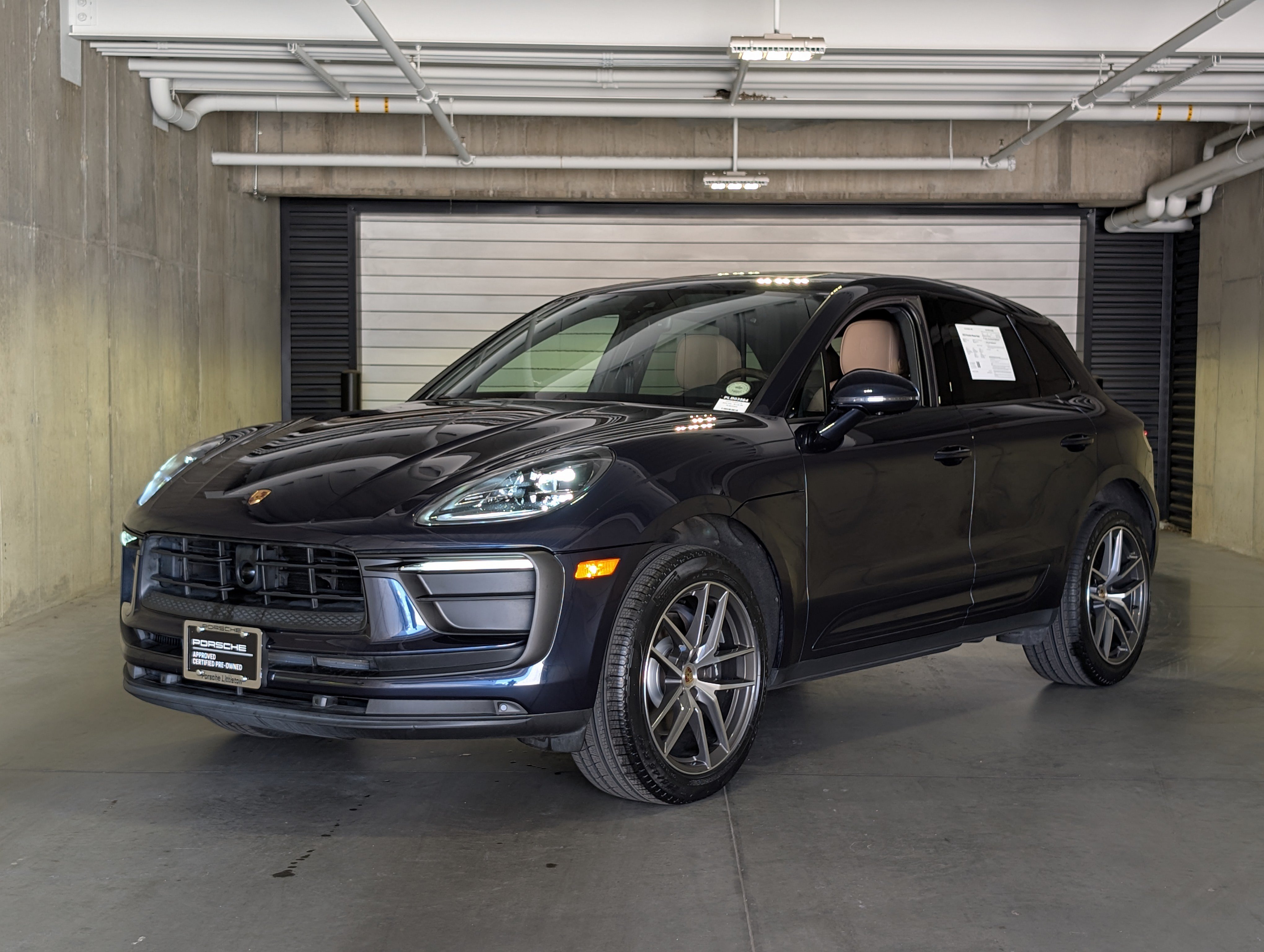 Certified 2023 Porsche Macan AWD/4WD image 1