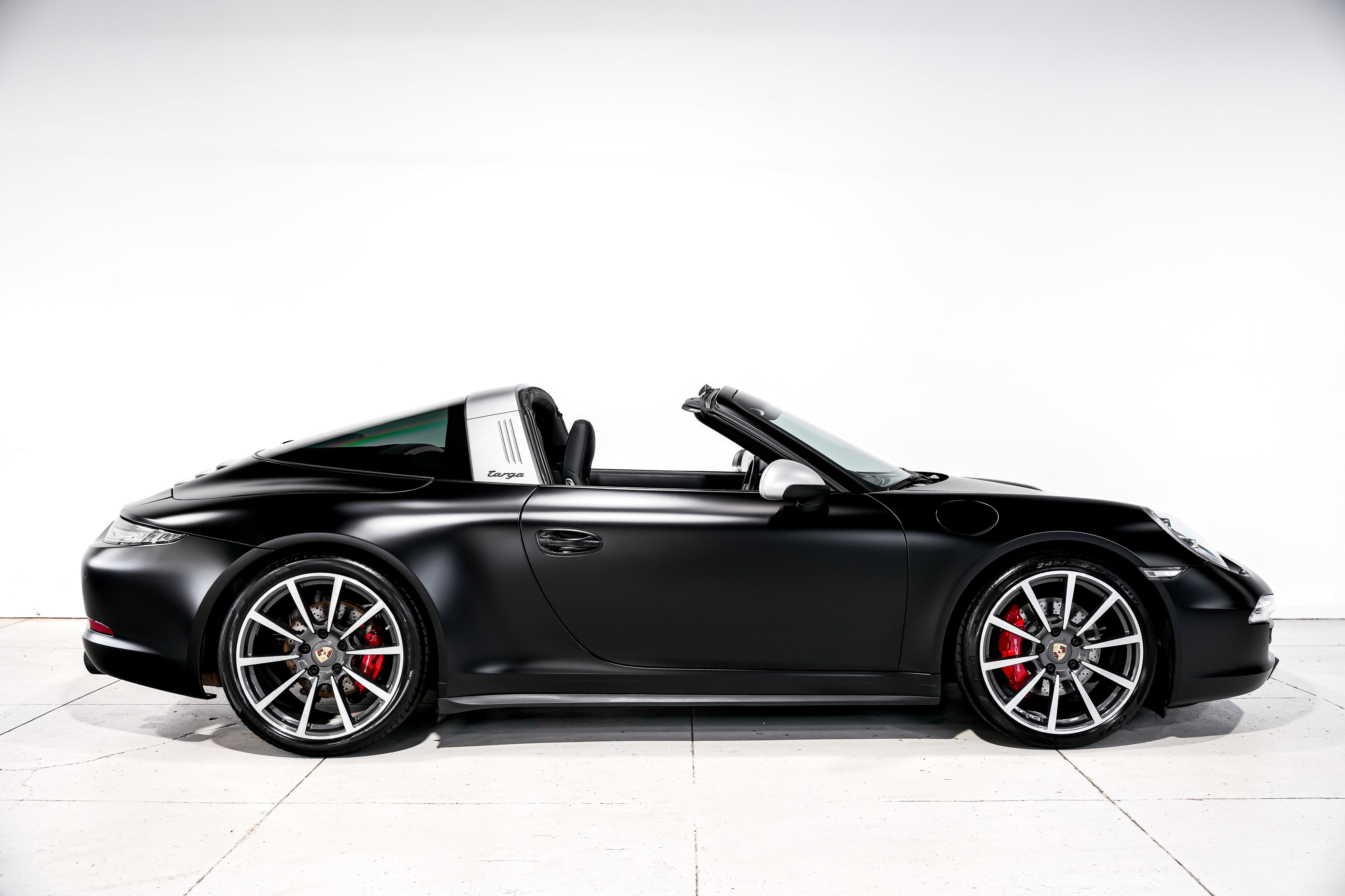 Used 2014 Porsche 911 Targa 4S image 2