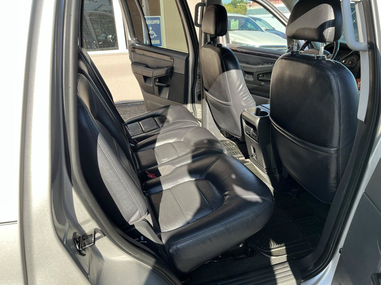 Used 2004 Ford Explorer Limited AWD/4WD image 31
