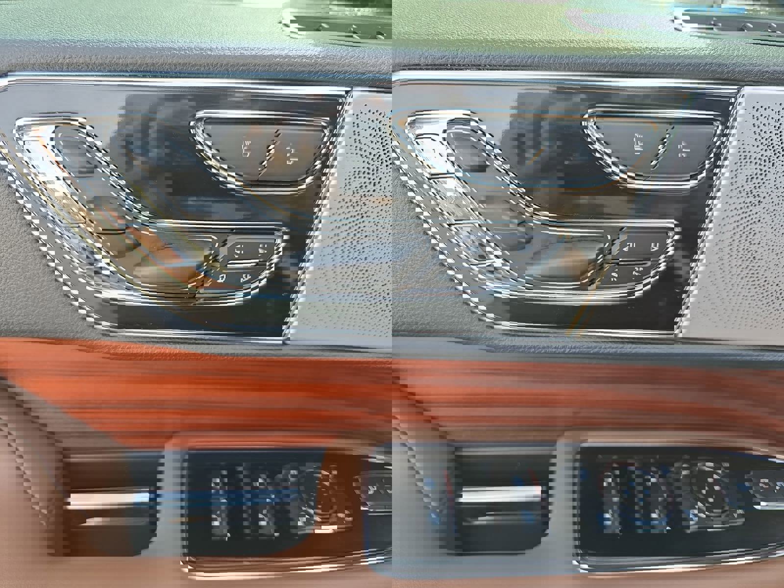 Used 2024 Lincoln Navigator Reserve image 31