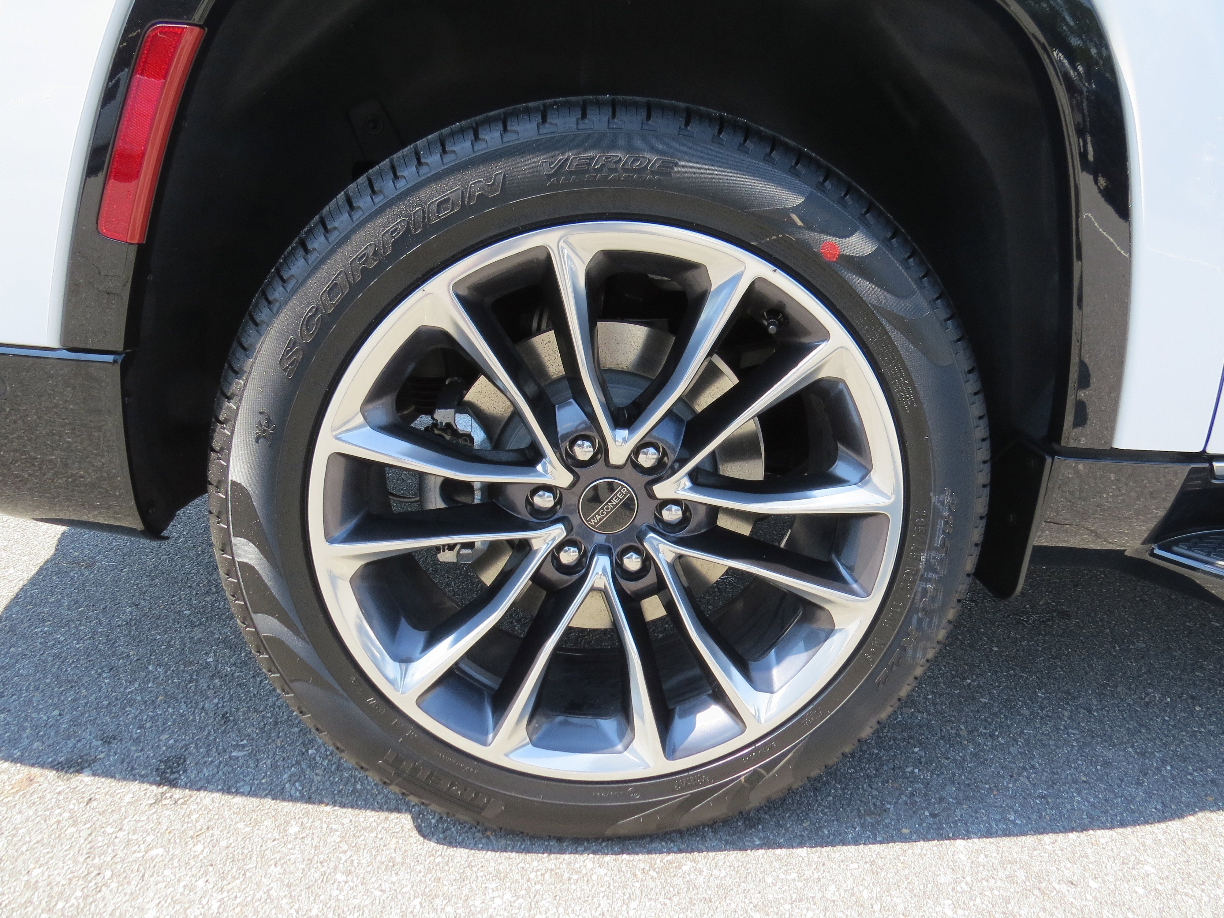 New 2025 Jeep Wagoneer L Series II w/ Convenience Group I image 11