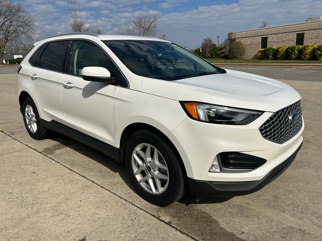 Used 2023 Ford Edge SEL w/ Convenience Package image 9