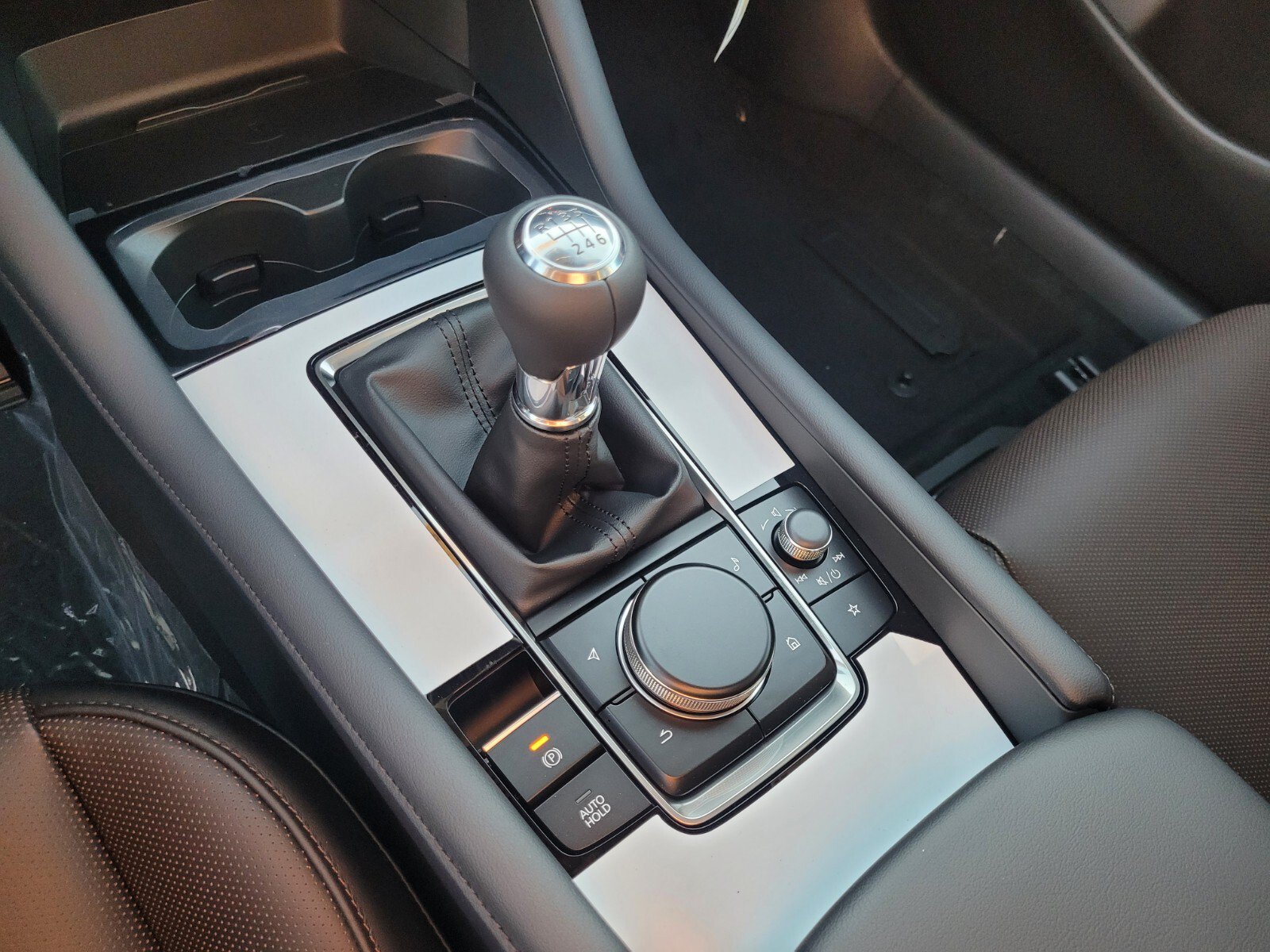 New 2026 MAZDA MAZDA3 2.5 S Hatchback w/ Premium Pkg FWD image 25