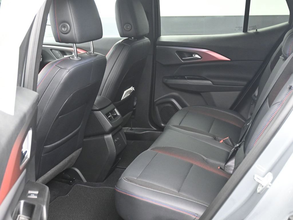 Used 2025 Chevrolet Equinox EV RS w/ Convenience Package II image 13