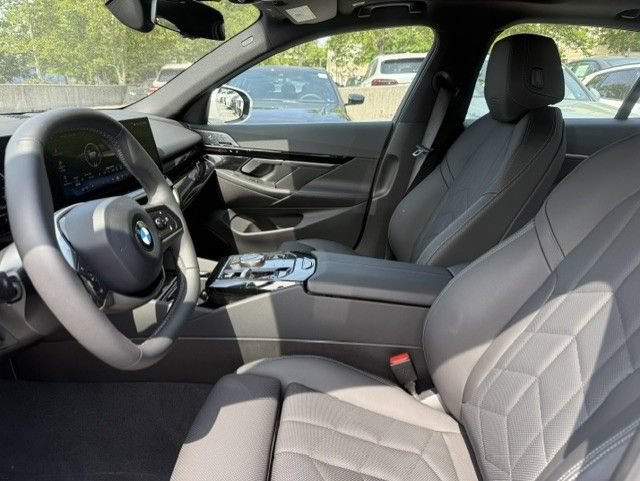 Used 2024 BMW 530i xDrive w/ Premium Package AWD/4WD image 3