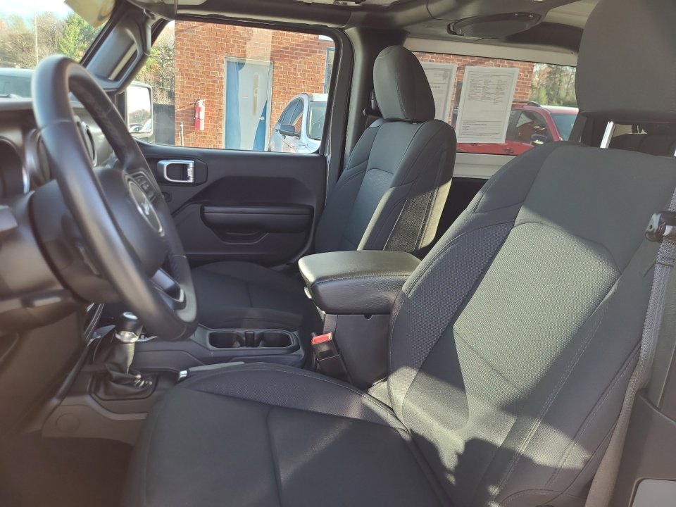 Used 2020 Jeep Wrangler Sport AWD/4WD image 34