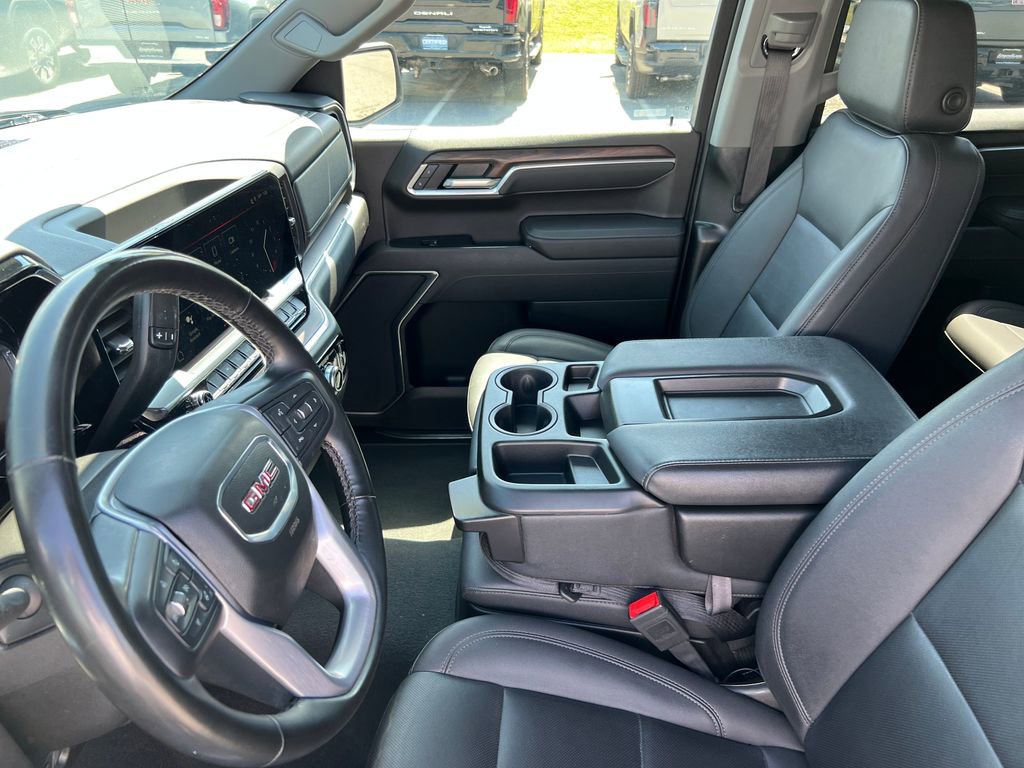 Used 2025 GMC Sierra 1500 SLT AWD/4WD image 12