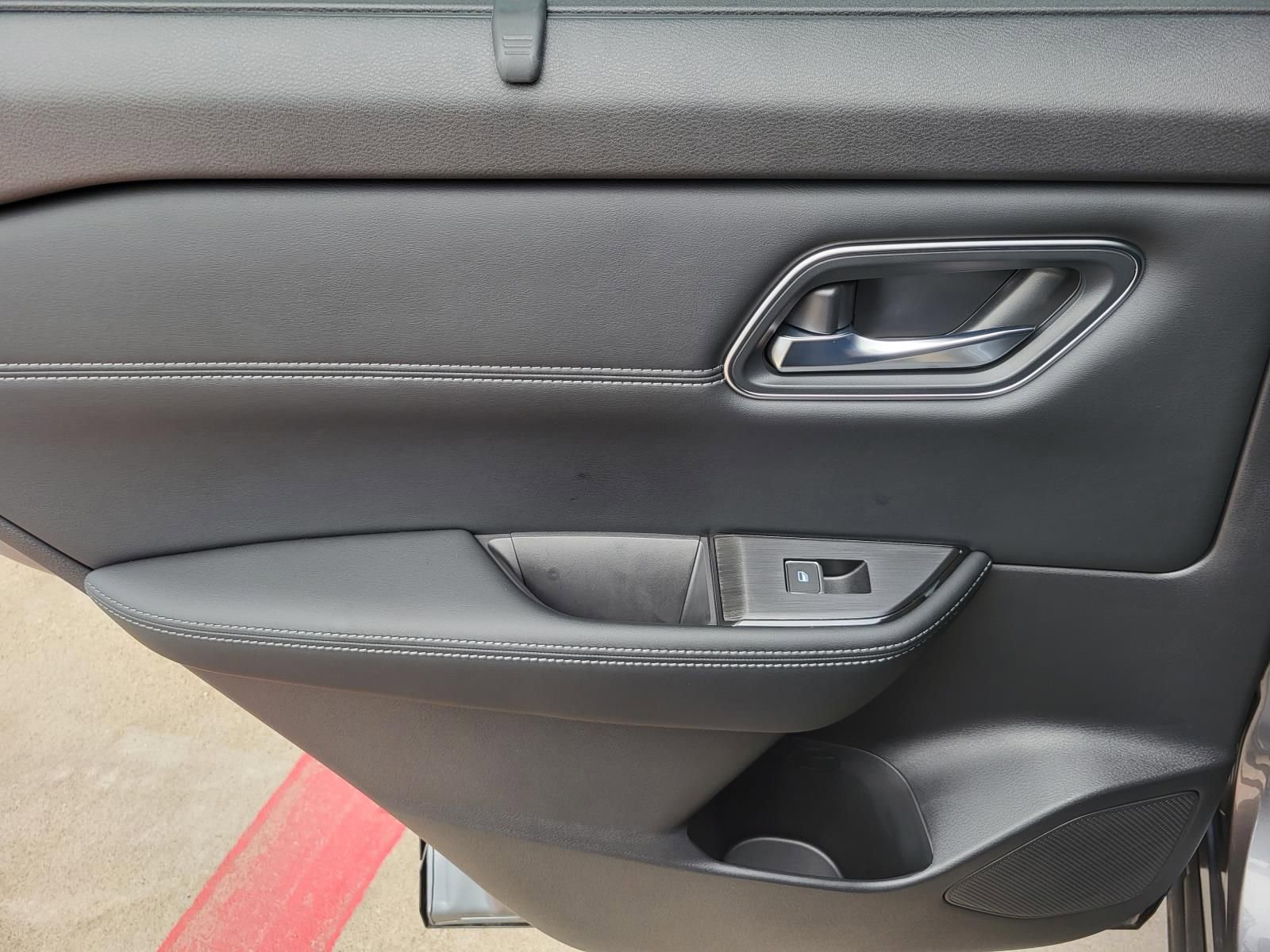 New 2026 Nissan Rogue Platinum image 17