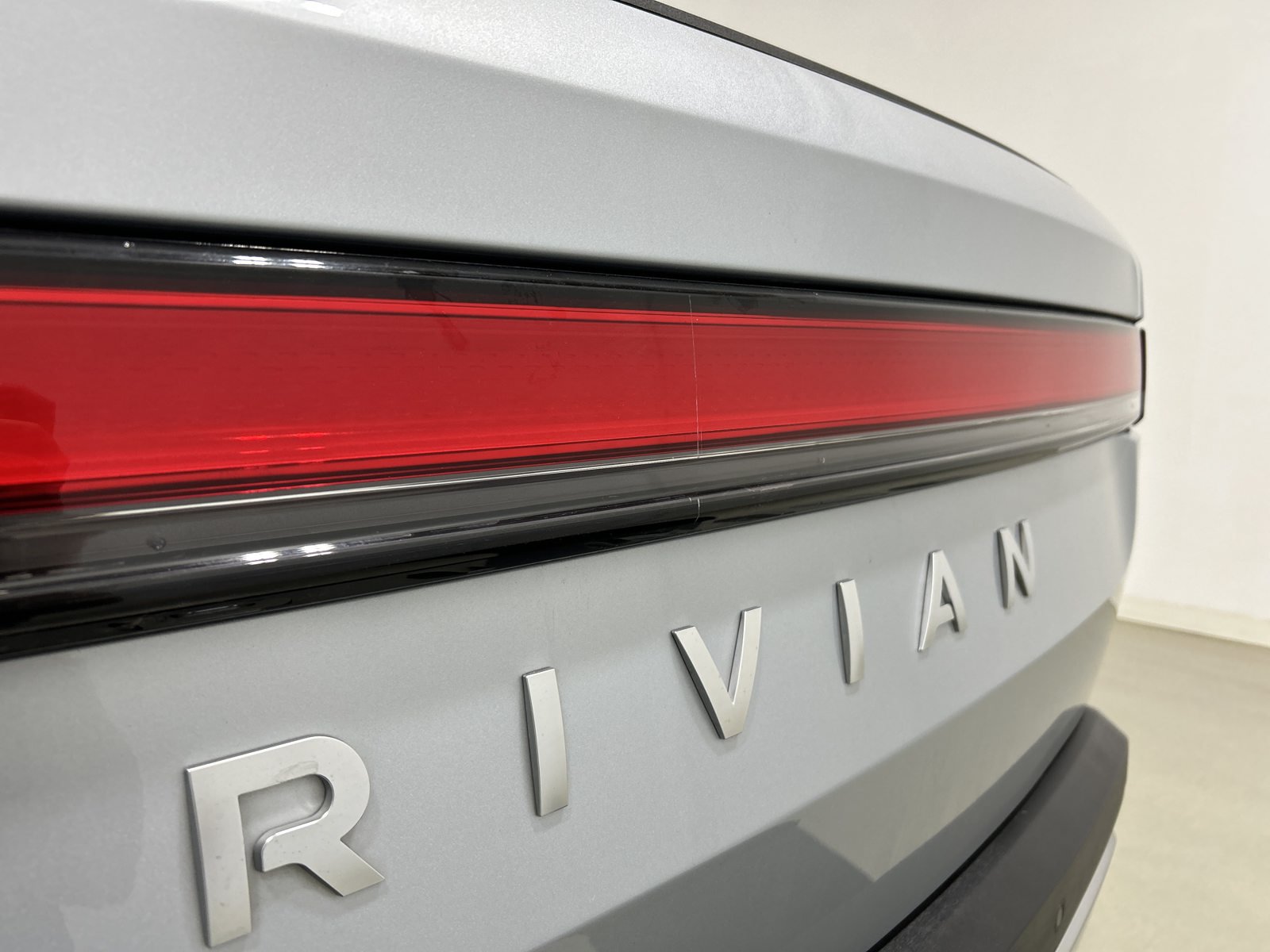 Used 2024 Rivian R1T Adventure Dual AWD/4WD image 33