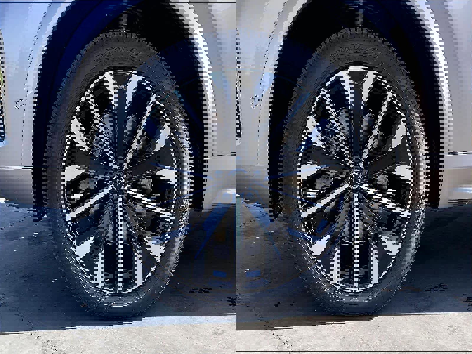 New 2026 Volvo XC90 T8 Plus w/ Protection Package Premier image 14