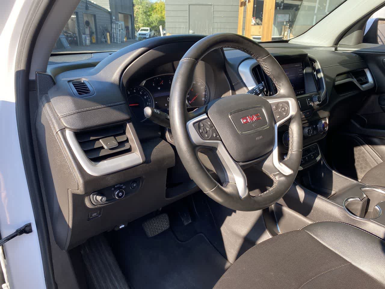 Used 2024 GMC Terrain SLT AWD/4WD image 2