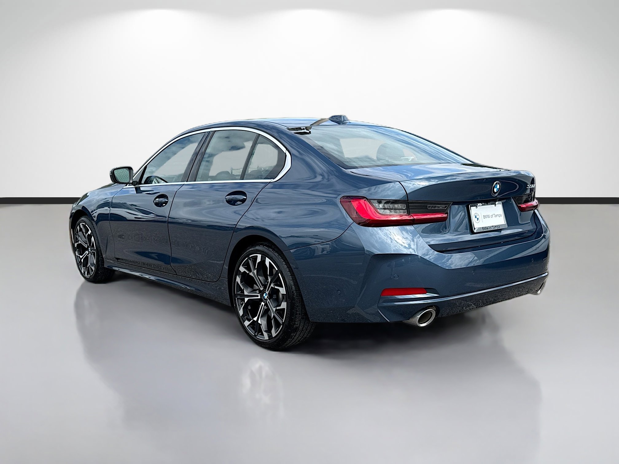 Used 2025 BMW 330i Sedan RWD image 5