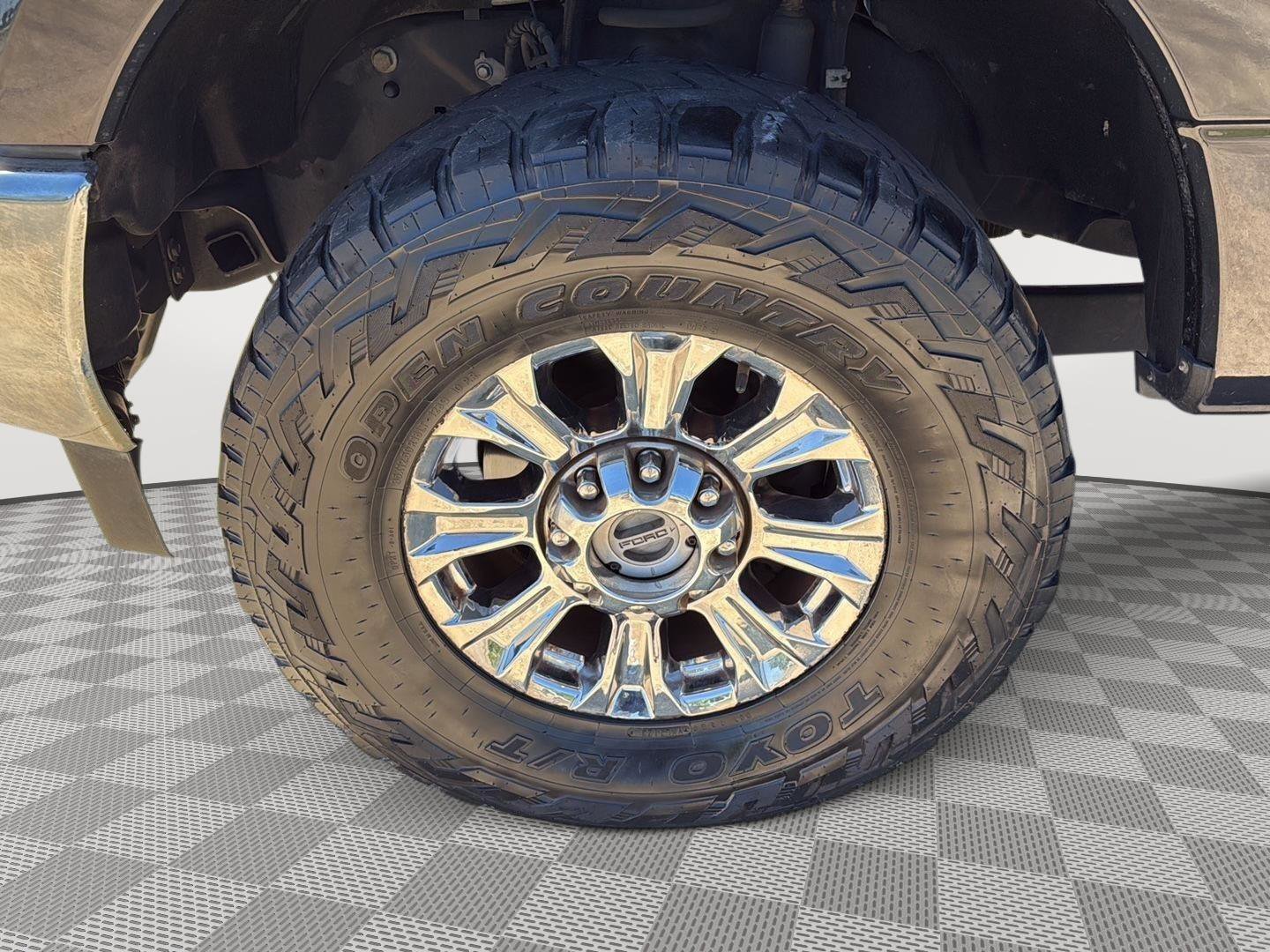 Used 2019 Ford F250 XLT w/ XLT Premium Package image 9